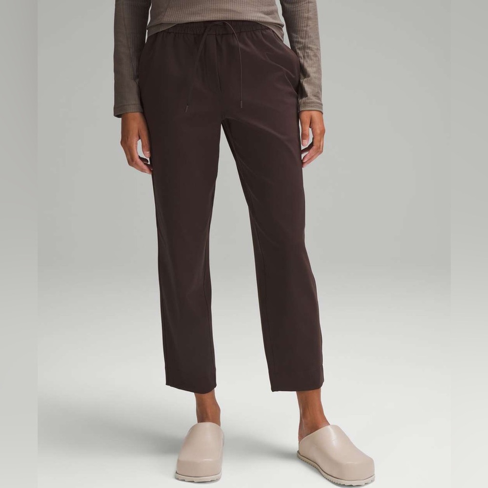 Lululemon Tapered Leg 7/8 pant